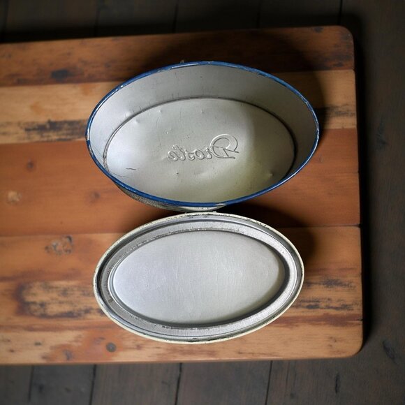 Dutch Droste Cacao Tin – Blue & White Oval Tin with Sailboats, Pastoral Scenes | - Picture 6 of 6